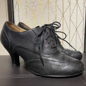 Simply Comfort leather lace up booties shoes heels